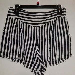 Black and White Flowwy Shorts